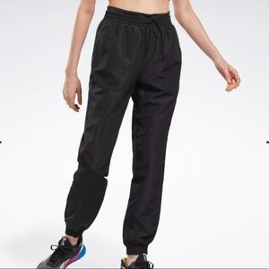 Reebok women’s woven joggers